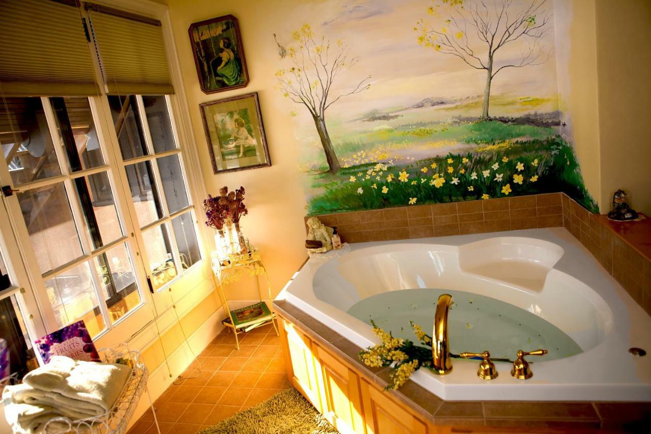 Westphal Mansion Inn Bed & Breakfast Hartford Exterior photo